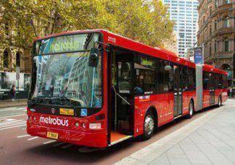 Quiroga, tentado por implementar el sistema Metrobus 