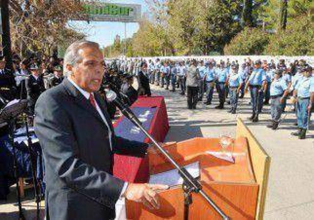 Sapag le baj� el tono a la pelea entre YPF y G&P, y asegur� que no compiten 