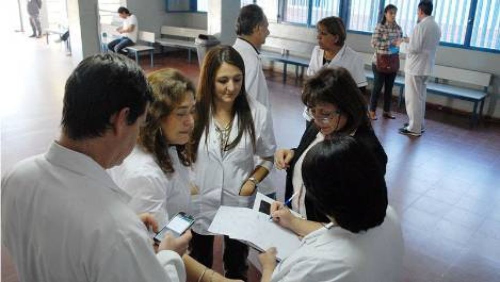Salud aceptaron el 25% y levantaron medidas de fuerza