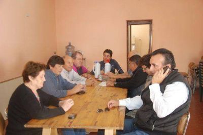 La Intersindical convoc� a otro paro el 29, el mismo d�a que los docentes
