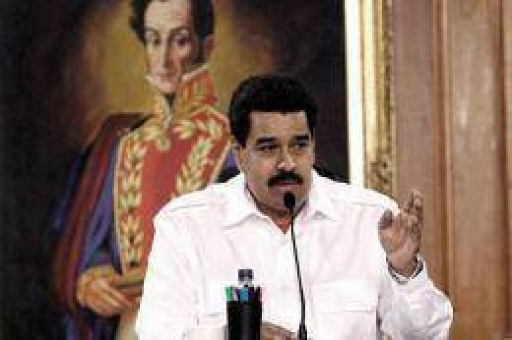 Maduro reduce las restricciones cambiarias para combatir el desabastecimiento