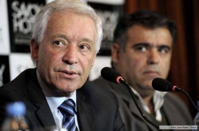 El presidente de Racing dio a entender que Merlo continuar� en su cargo