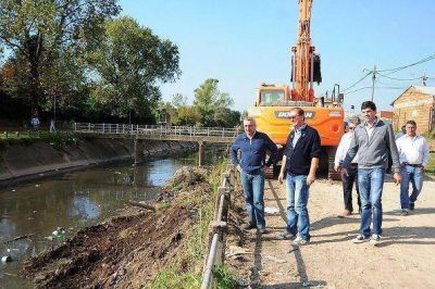 Julio Zamora recorri� obras hidr�ulicas en todo Tigre