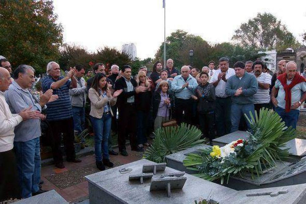 Emotivo homenaje a N�stor Pozzi