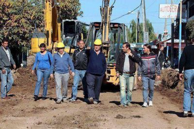 Arranc� importante obra de asfalto de quince cuadras en San Miguel