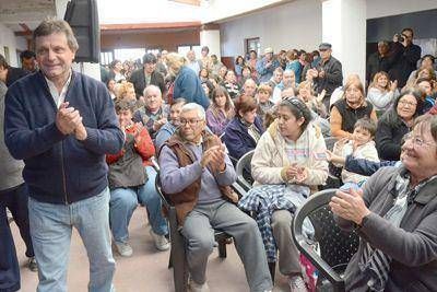 Presentaron el nuevo centro deportivo y cultural con natatorio