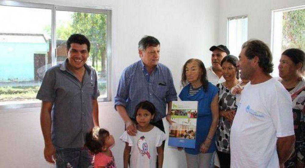 Peppo inaugur� soluciones habitacionales en Resistencia