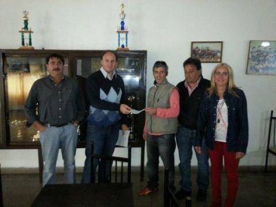 El diputado Santiago entreg� subsidio a entidad social de Rojas