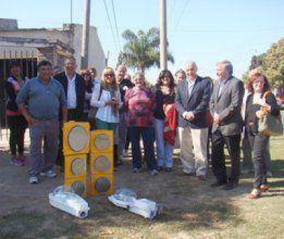 Pavimentaci�n, iluminaci�n y semaforizaci�n de Morteo  