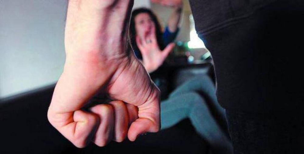 Fr�as: Agredi� a su ex por no querer volver con �l