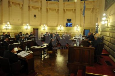 Aval del Senado para incorporar a polic�as retirados y a cadetes