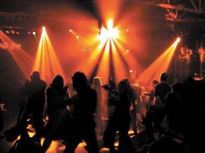 Pedir�n m�s control para adolescentes en los salones de fiesta