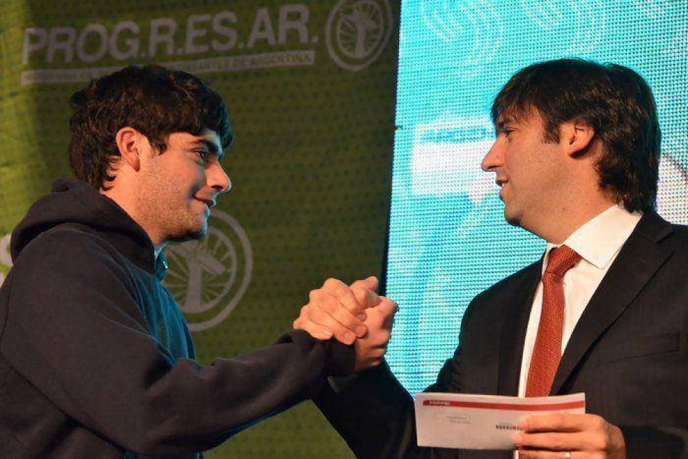556 j�venes de Azul, ya acreditaron escolaridad y cobran PROGRESAR