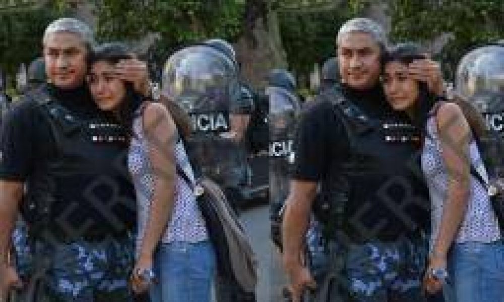 La postal del desalojo que conmovi� a todos los riojanos