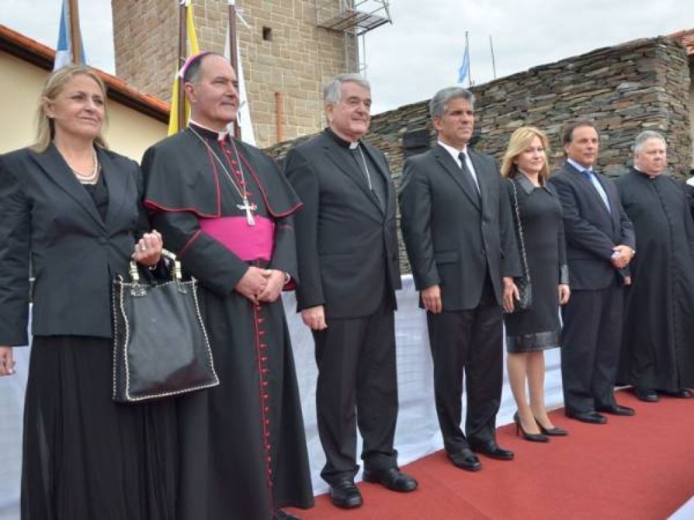 El nuncio apost�lico lleg� a San Luis para celebrar los 80 a�os de la Di�cesis