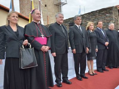 El nuncio apost�lico lleg� a San Luis para celebrar los 80 a�os de la Di�cesis