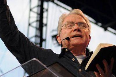 Luis Palau encabezar� un festival