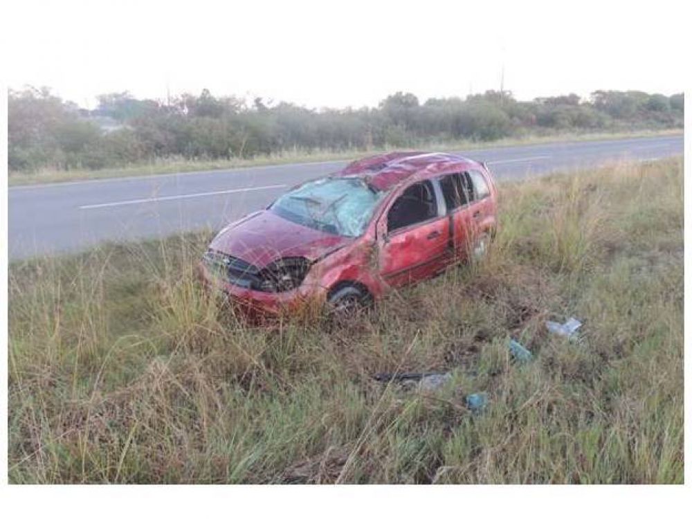 Un nuevo vuelco en la autov�a 14