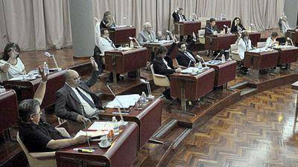 Aprobaron la nueva conformaci�n de las bancadas de la Legislatura
