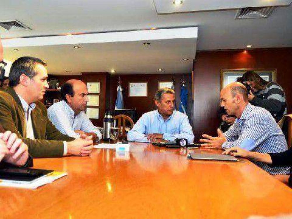 Quiroga plantea dr�stico cambio en el transporte