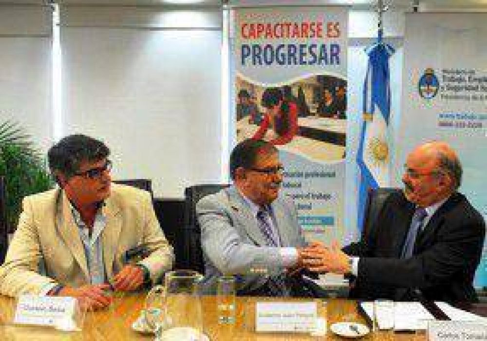 Pereyra y Tomada acordaron capacitaci�n laboral