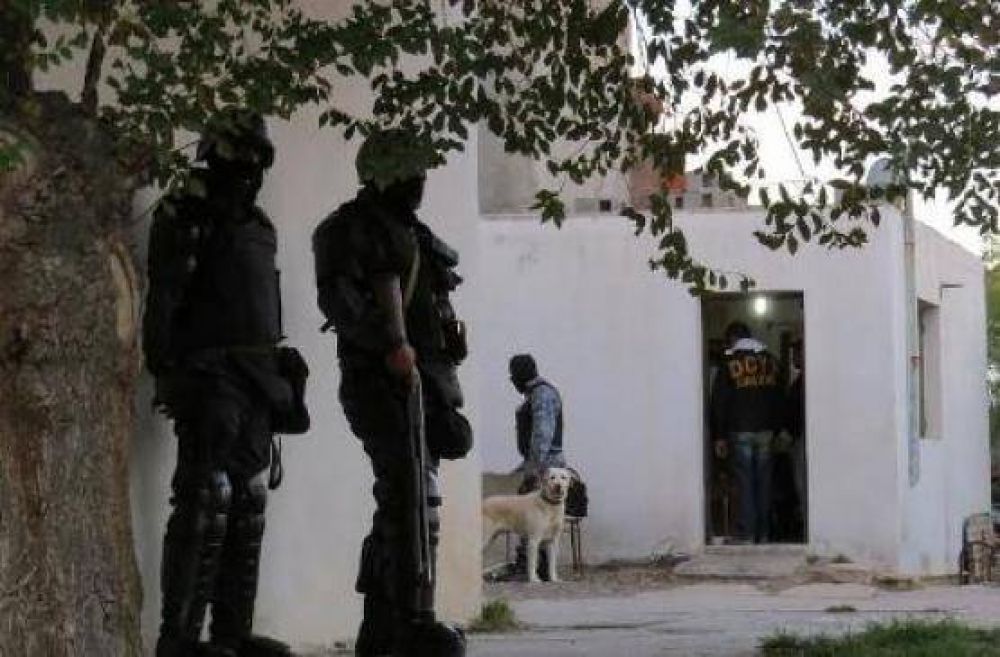 Investigadores encabezaron un operativo antidrogas en la ciudad de Puerto Deseado