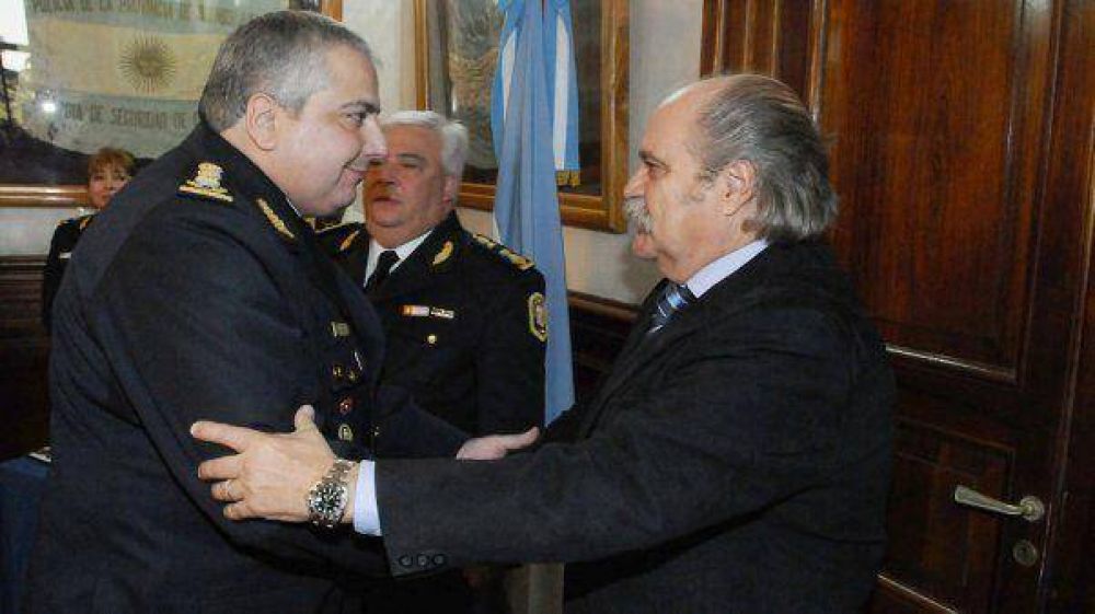 La Provincia aumentar� un 28% a los efectivos de la Polic�a Bonaerense