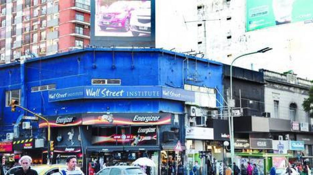 Sacaron 1.800 marquesinas en avenidas, pero sigue el peligro