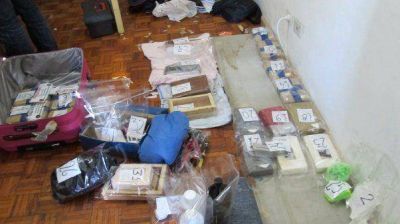 Secuestran 55 armas y 5.000 dosis de paco en un megaoperativo