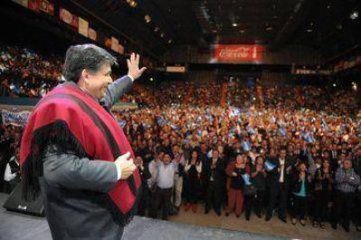 Senador dijo que tendr� m�s de 5 mil asesores