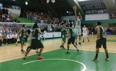 Estudiantes perdi� y qued� comprometido