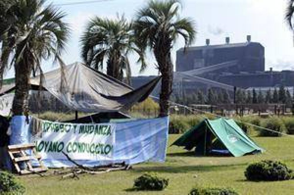 Hay tregua hasta el lunes en el conflicto entre Moyano y Techint