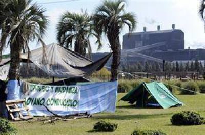 Hay tregua hasta el lunes en el conflicto entre Moyano y Techint