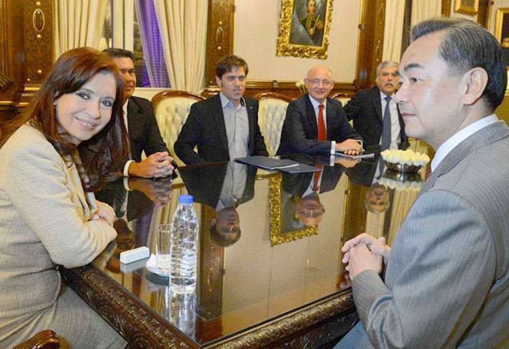 Qu� hay detr�s de las inversiones chinas