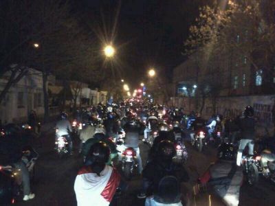Cientos de moteros se manifestaron en el centro contra el uso de chalecos