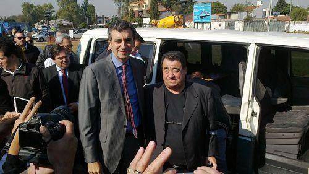 Curto y Randazzo supervisaron la obra del paso a nivel de Mart�n Coronado