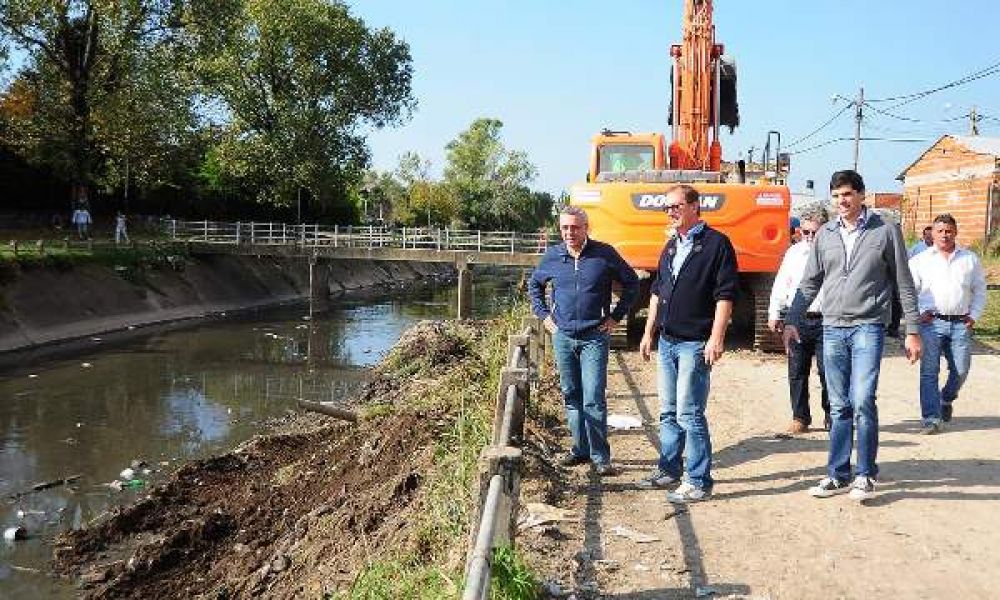 Zamora recorri� obras hidr�ulicas