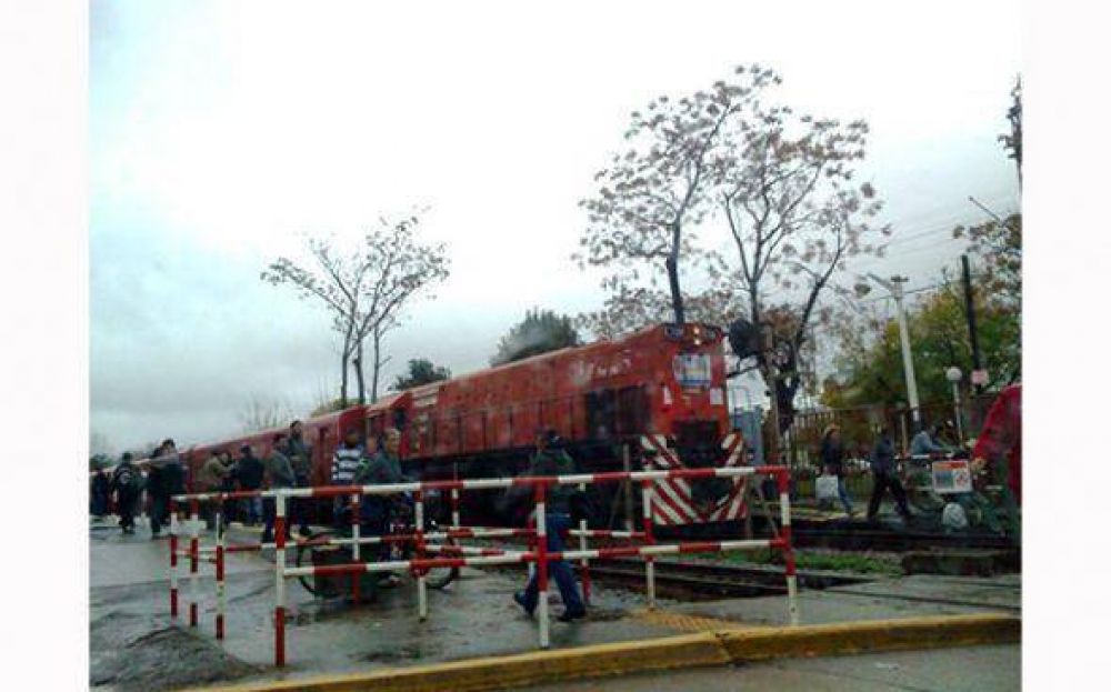 Desde el lunes, cerrar�n un paso a nivel de Manuel Alberti por obras del ferrocarril
