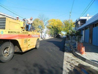 Finaliz� la repavimentaci�n de 3 de Caballer�a