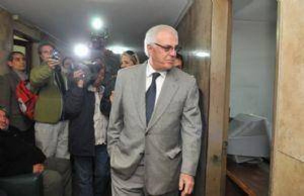 Internaron al ex juez federal Manlio Mart�nez