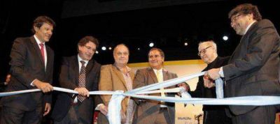 Se inaugur� la 40� Feria del Libro: el s�bado entrada gratis desde las 21