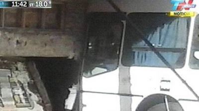 Un colectivo se incrust� en una casa: m�s de diez heridos