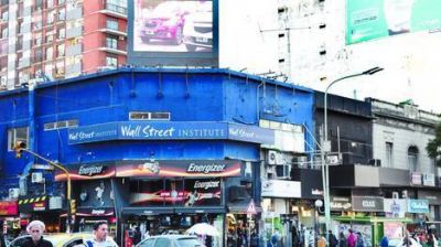 Sacaron 1.800 marquesinas en avenidas, pero sigue el peligro