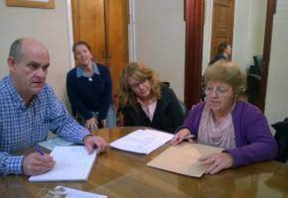 Compromiso del Ejecutivo por los comedores escolares