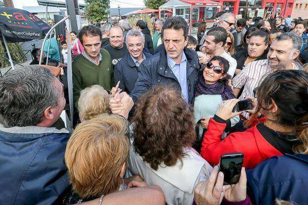 Massa e intendentes en el Puerto de Frutos contra el nuevo C�digo Penal
