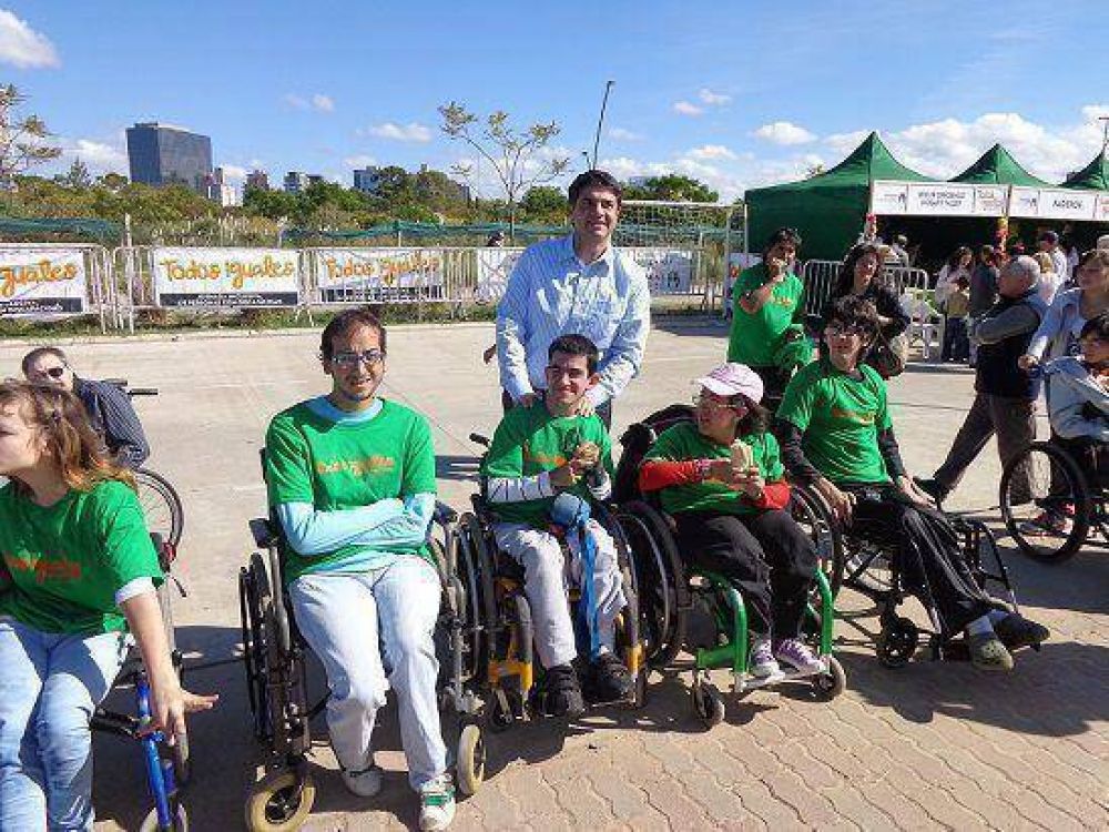 Se realiz� la tercera edici�n de �Todos Iguales� en Vicente L�pez