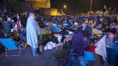 La Iglesia canoniza a los papas de Juan Pablo II y Juan XXIII en el Vaticano