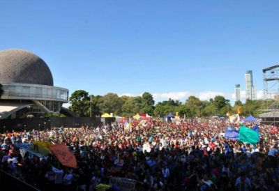 El Planetario porte�o, pendiente del 