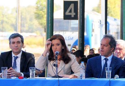 Estrategia post 2015: Cristina deja jugar a todos y todav�a no ungi� a su sucesor
