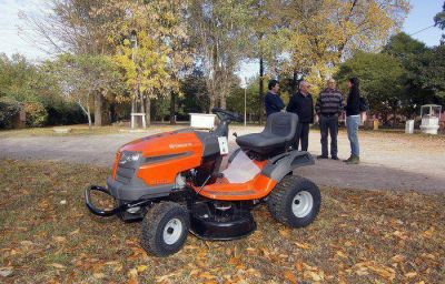 Se adquiri� un nuevo tractor para el Camping Municipal